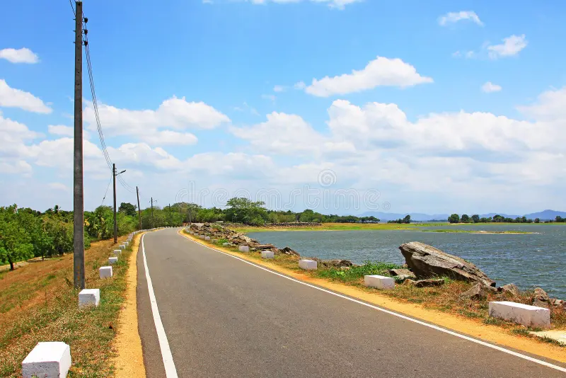 parakrama-samudra-polonnaruwa-sri-lanka-king-s-sea-sea-king-shallow-reservoir-consisting-three-separate-94343822